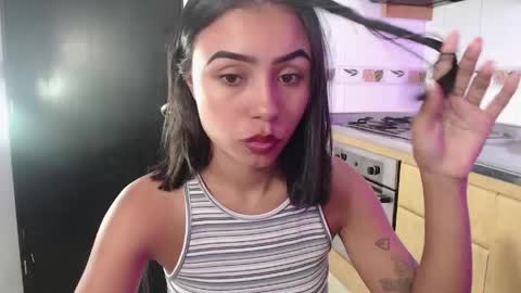 Snapshot of julieta_fn chatting on 05.22.26 julieta_fn online show from 05.22.26