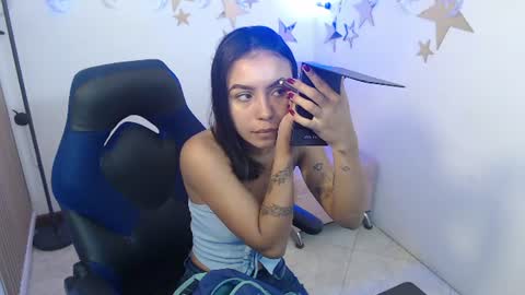 Snapshot of julieta_fn chatting on 07.06.26 julieta_fn online show from 07.06.26