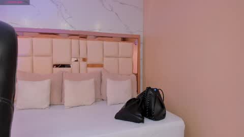     online show from 04.08.26