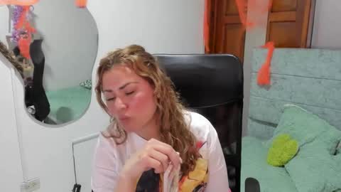 julieta_star69 online show from 10.27.25