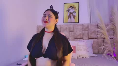 julietatorres_ online show from 11.21.25