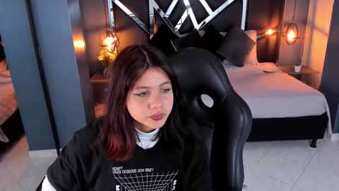 Julieth  online show from 10.11.25