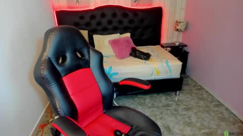 Julieth  online show from 11.04.25