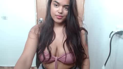Snapshot of julietta_l chatting on 01.31.25 Juli online show from 01.31.25