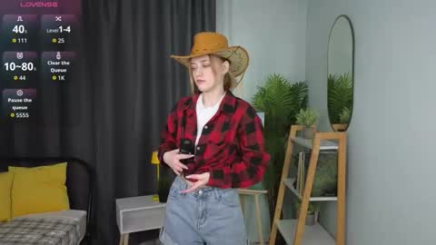 Mia online show from 10.27.25