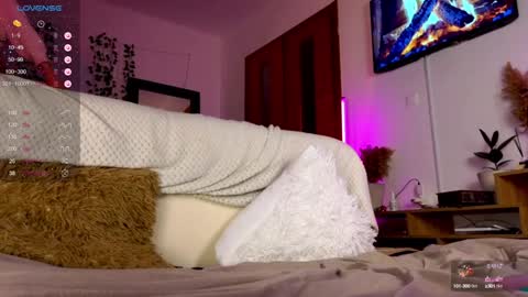 Snapshot of juliette_sunshine chatting on 12.10.24 juliette_sunshine online show from 12.10.24