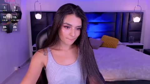 Snapshot of juliettemoreaux chatting on 07.16.26 Juliette Moreau online show from 07.16.26