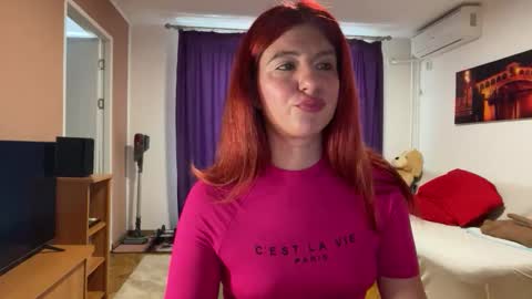 Snapshot of julietterosie chatting on 05.27.26 Rose online show from 05.27.26