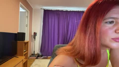 Snapshot of julietterosie chatting on 06.22.26 Rose online show from 06.22.26