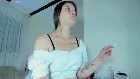 Snapshot of juliieta_swet chatting on 11.02.25 juliieta_swet online show from 11.02.25