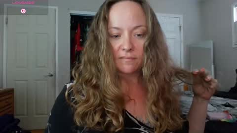 Juli Monroe online show from 10.05.25