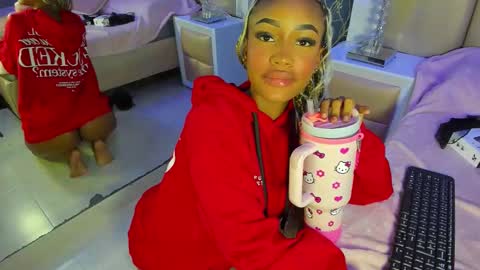 Snapshot of julitpink chatting on 02.13.26 julitpink online show from 02.13.26