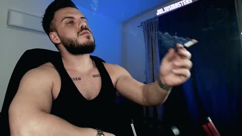 JULiUS   online show from 02.03.25