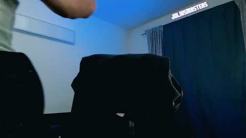 JULiUS   online show from 02.04.25