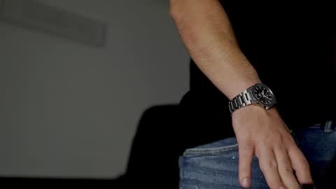 JULiUS   online show from 10.12.25