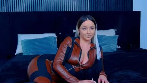 Snapshot of julliamilerrr chatting on 11.20.25 Julia online show from 11.20.25