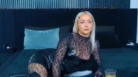 Snapshot of julliamilerrr chatting on 01.09.26 Julia online show from 01.09.26