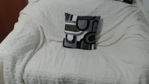 Julie online show from 12.14.25