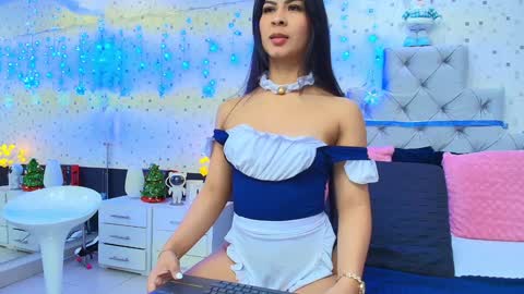 Julieta Reyes   online show from 12.28.24