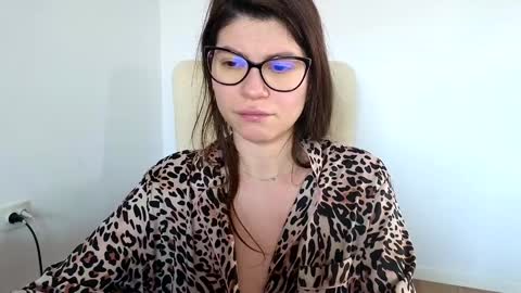 Jully online show from 02.04.25