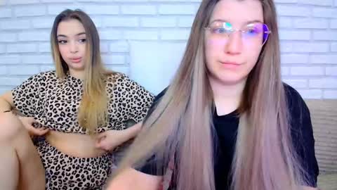 Snapshot of jullymood chatting on 03.01.26 DoubleCherry online show from 03.01.26