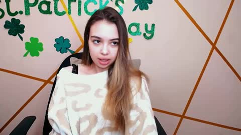 Snapshot of jullymood chatting on 03.18.26 DoubleCherry online show from 03.18.26