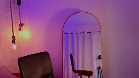 Snapshot of july_quinzel chatting on 05.23.26 july_quinzel online show from 05.23.26