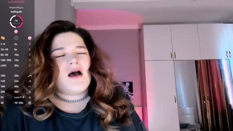 Snapshot of july_slowdive chatting on 01.28.25 Julie online show from 01.28.25