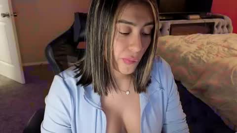 Snapshot of julyclb chatting on 05.17.26 julyclb online show from 05.17.26