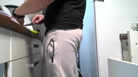 Snapshot of julzzy21 chatting on 11.29.25 julzzy21 online show from 11.29.25