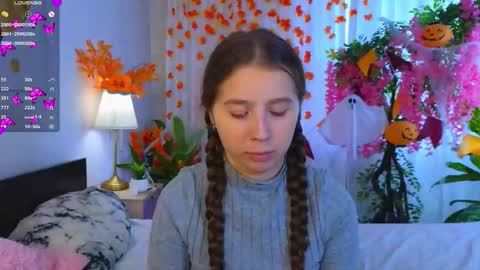 Snapshot of junebarton chatting on 10.20.25 Kate online show from 10.20.25