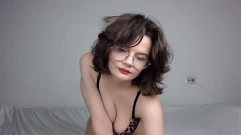 JunneWers online show from 02.25.25