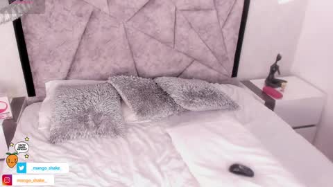 Snapshot of junosomnum chatting on 01.19.25 junosomnum online show from 01.19.25