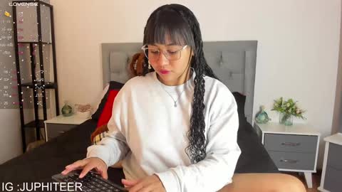 Snapshot of juphiteer chatting on 01.07.25 viviana sasha online show from 01.07.25