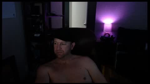 Snapshot of jusbeaz8722 chatting on 01.28.25 JustnSide Unexxst online show from 01.28.25