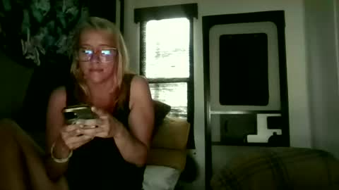 Snapshot of jussnobodybutme chatting on 06.12.26 CamperGirl online show from 06.12.26