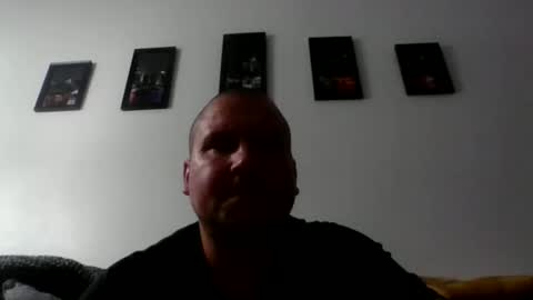 just1more5 online show from 10.11.25