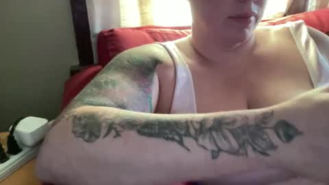 Snapshot of just4you101 chatting on 10.17.25 Flirty influncer online show from 10.17.25