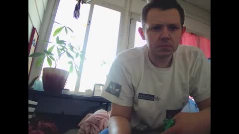 Snapshot of justclickthis chatting on 03.12.25 justclickthis online show from 03.12.25