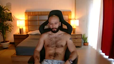 Snapshot of justin_hton chatting on 05.16.26 Justin online show from 05.16.26