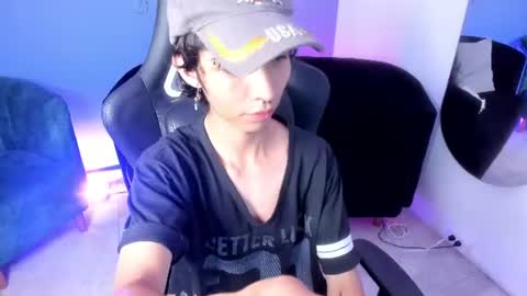 Snapshot of justin_twink20 chatting on 06.24.26 JUSTIN online show from 06.24.26