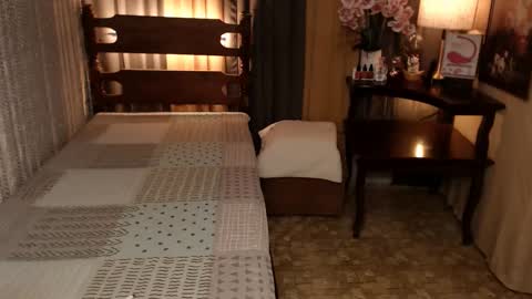 justine_hunk online show from 12.08.24