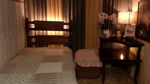 justine_hunk online show from 12.21.24