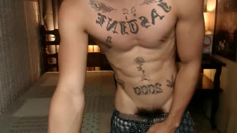 justine_hunk online show from 03.08.25