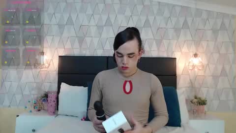 Justine online show from 09.13.25