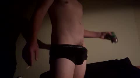 Snapshot of justmoresluts chatting on 02.28.25 justmoresluts online show from 02.28.25