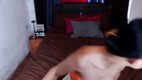 Akii online show from 04.18.26