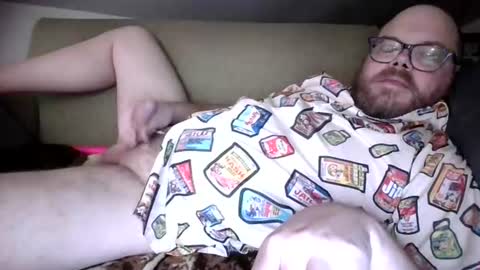 Snapshot of jwineness chatting on 08.04.26 MidsizeBiGuy online show from 08.04.26