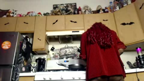 Snapshot of k1m08 chatting on 07.12.26 Aki Kim online show from 07.12.26