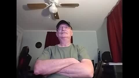 Snapshot of kabriggs136 chatting on 02.18.25 kabriggs136 online show from 02.18.25